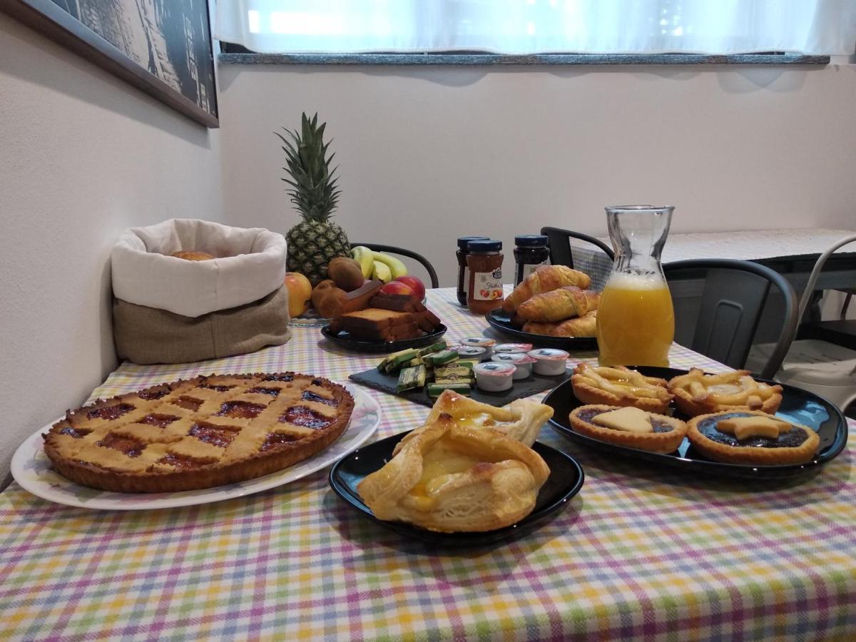 Bed&Breakfast Indi Thelar Villa Guardia Bagian luar foto