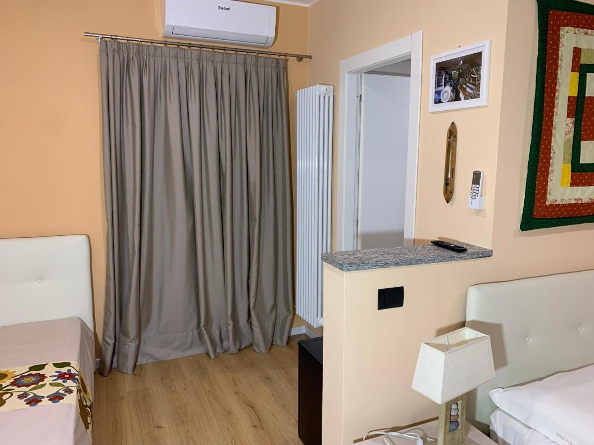 Bed&Breakfast Indi Thelar Villa Guardia Bagian luar foto