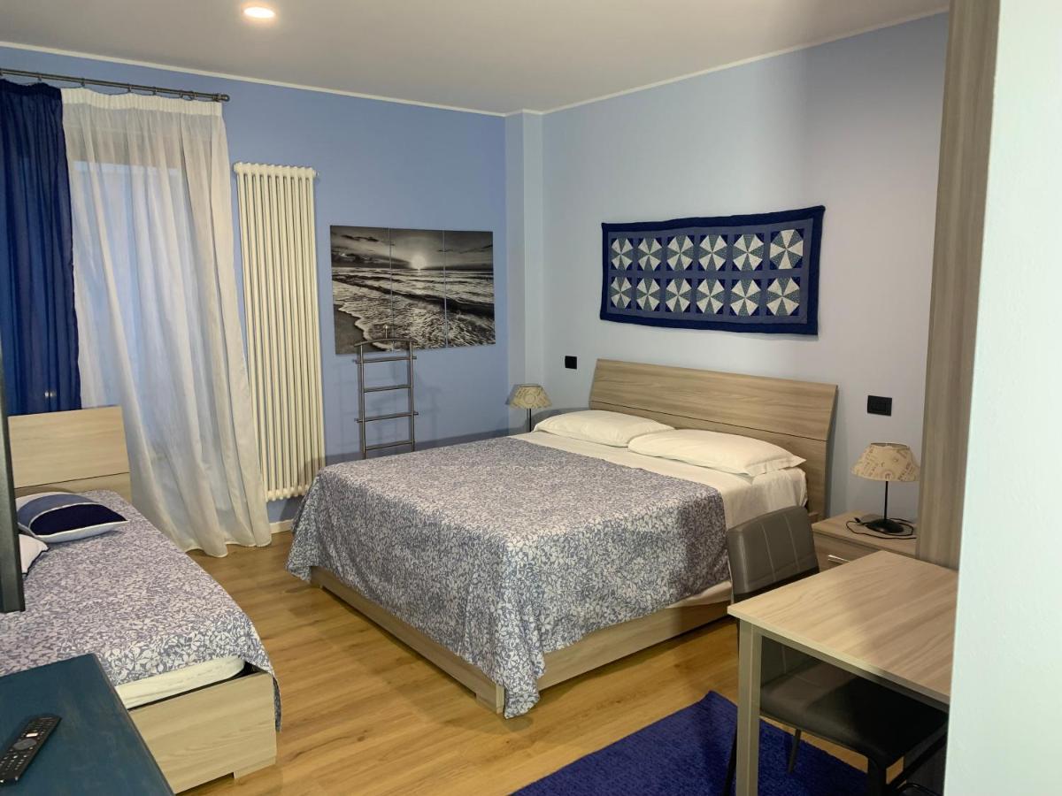 Bed&Breakfast Indi Thelar Villa Guardia Bagian luar foto