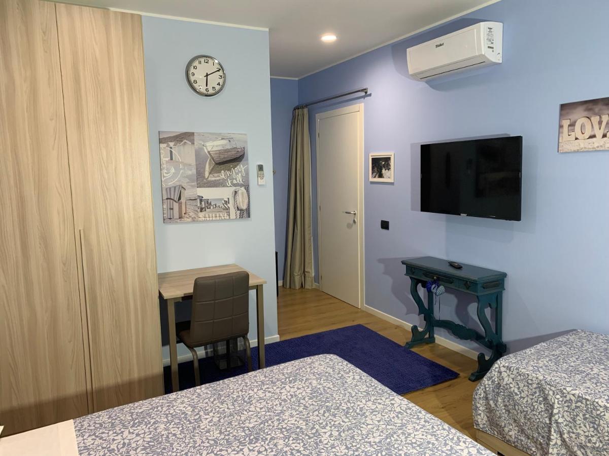 Bed&Breakfast Indi Thelar Villa Guardia Bagian luar foto